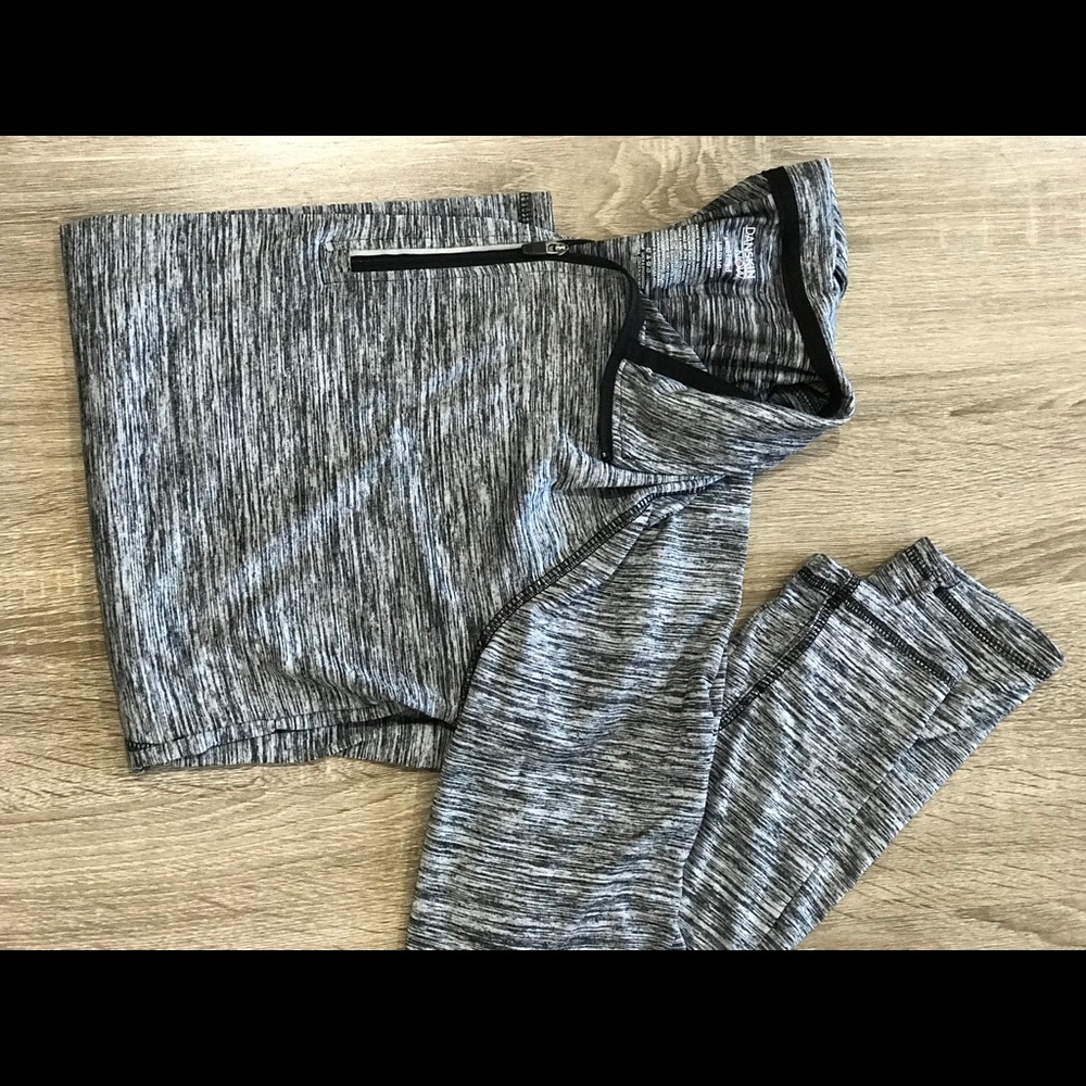 Women’s athletic pullover